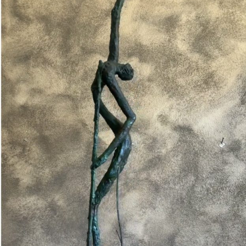 Non in mio nome! 85x20x20 simil pietra patinato bronzo